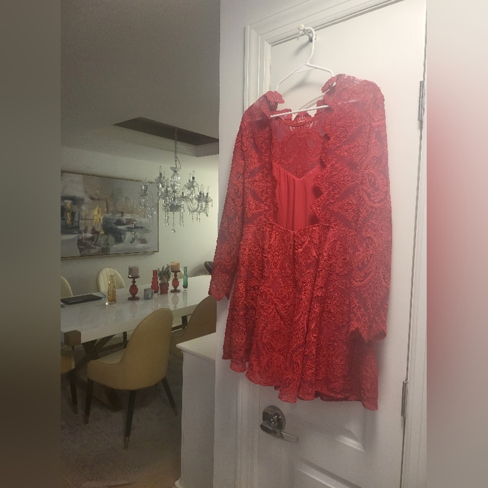 Dress - Picture 4 of 5